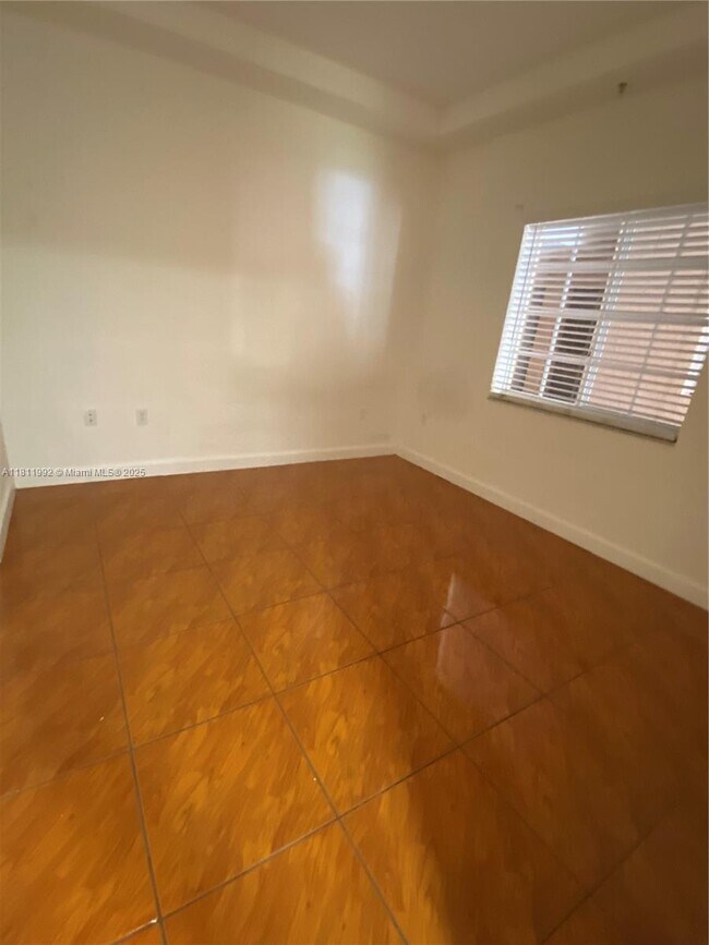 Building Photo - 17455 NW 75th Pl