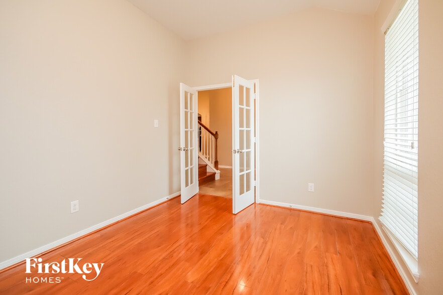 Building Photo - 6707 Level Pond Ln