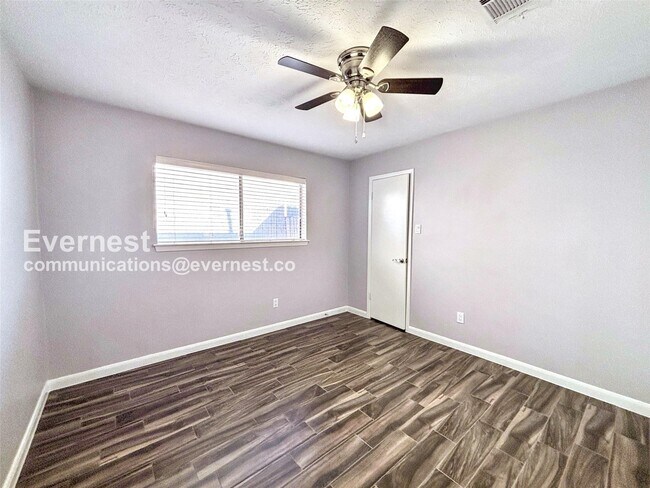 Building Photo - 21418 Park Brook Dr