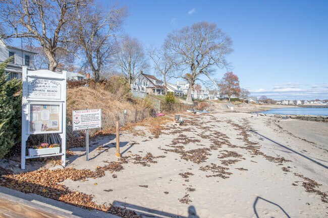 Building Photo - 10 Dorothy Rd