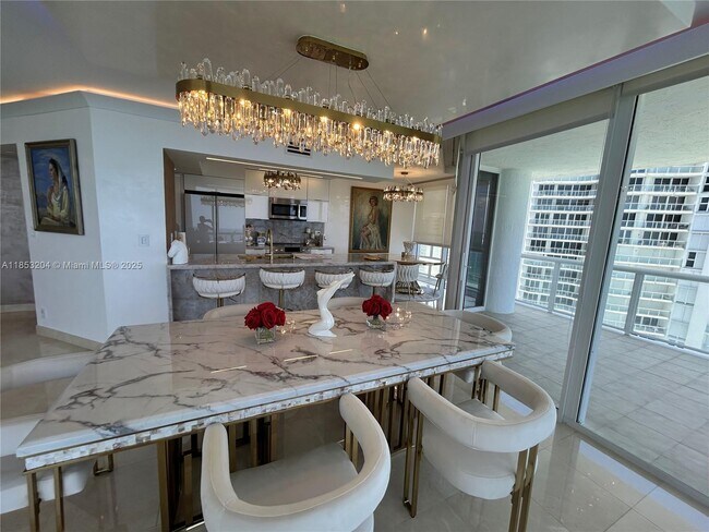 Building Photo - 16425 Collins Ave