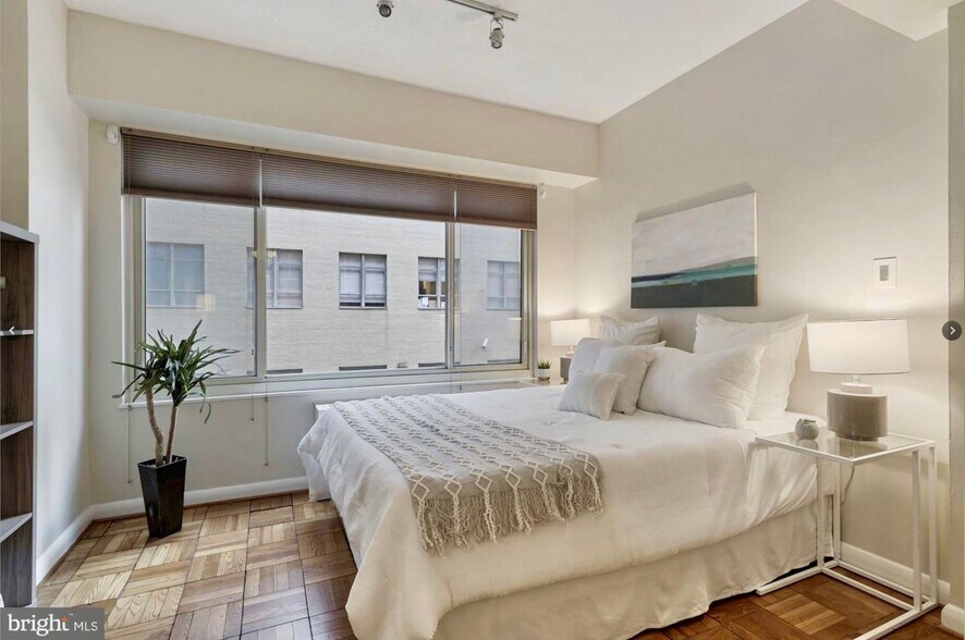 Building Photo - 1727 Massachusetts Ave NW