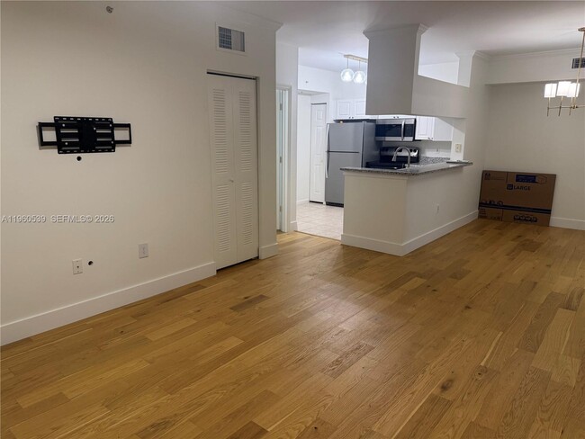 Building Photo - 17150 N Bay Rd