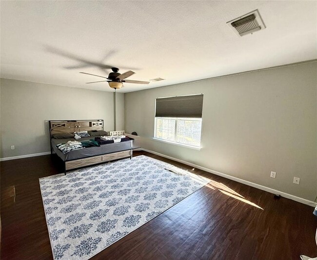 Building Photo - 396 Feathergrass Dr