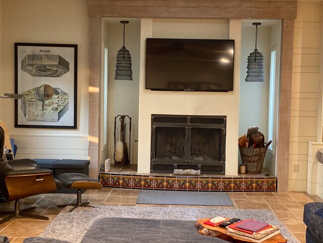 Building Photo - Coming Soon... Beautifully Updated Home in Central Location