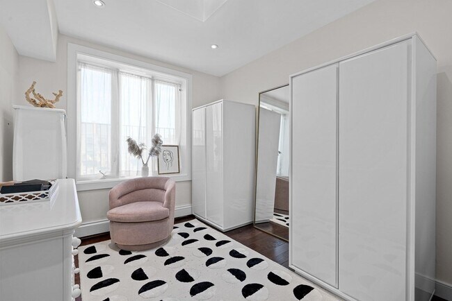 Building Photo - 33 Commercial Wharf