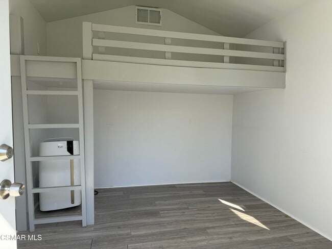 Building Photo - 2257 Hood Dr