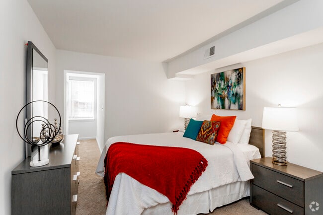 2 BR, 1 BA - 746 SF - The Fields of Bethesda