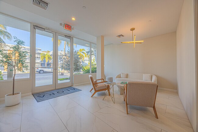 Building Photo - 117 Lake Ave