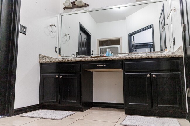 Building Photo - 10620 Porfirio Dr