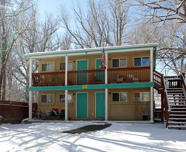 Building Photo - Creekside Apartments