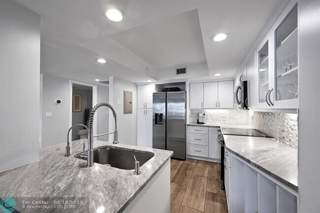 Building Photo - 5000 N Ocean Blvd