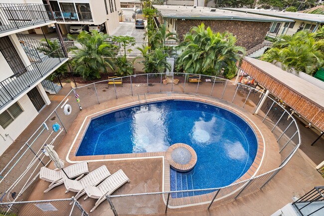 Building Photo - Fully Furnished Studio, 1 Bath. NO parking. Electric water and sewer are included in the rent.