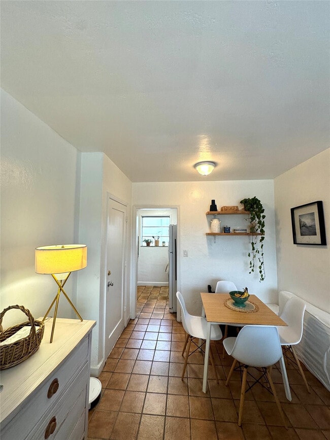 Building Photo - 617 SW 11th St