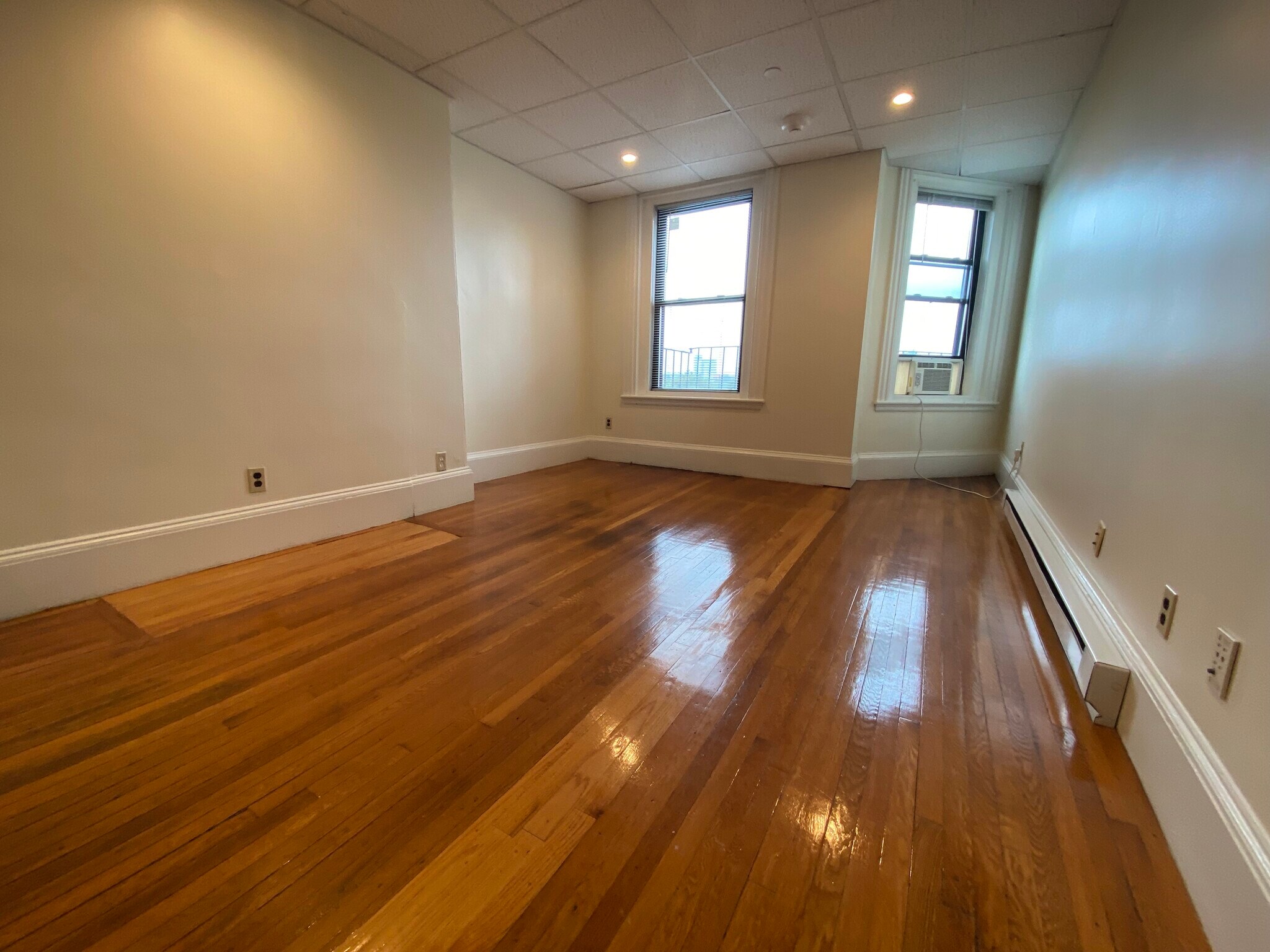 Building Photo - 506 Beacon St