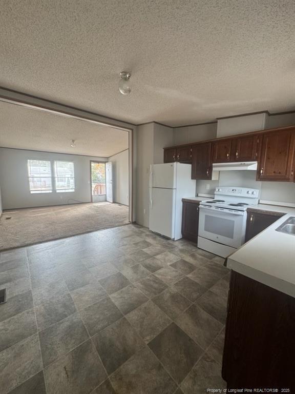 Primary Photo - 142 Oak St