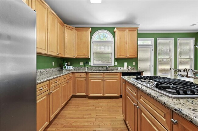 Building Photo - 3945 Summit Gate Dr