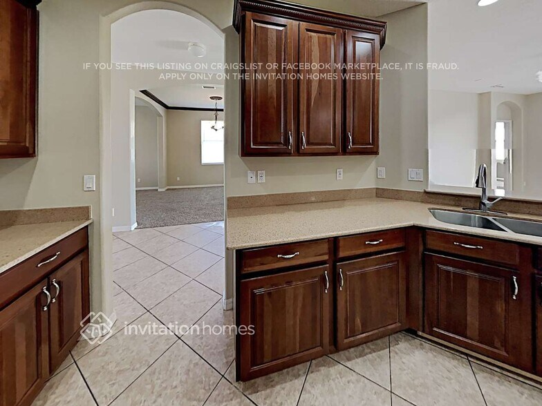 Building Photo - 3208 43rd Ave E