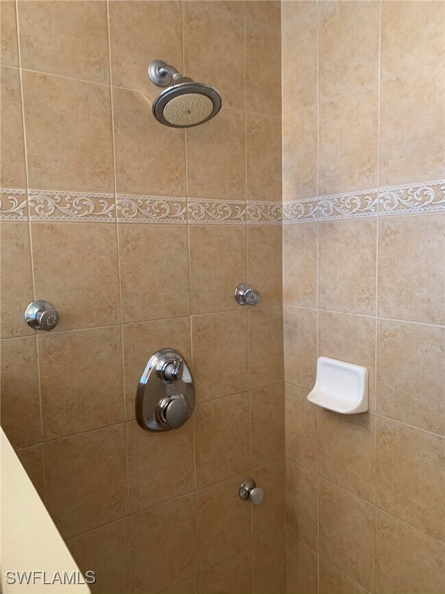 Building Photo - 3910 Jasmine Lake Cir