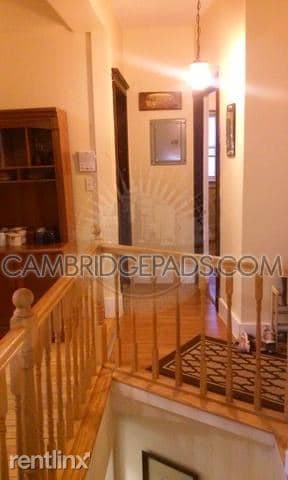 Building Photo - 158 Magazine St