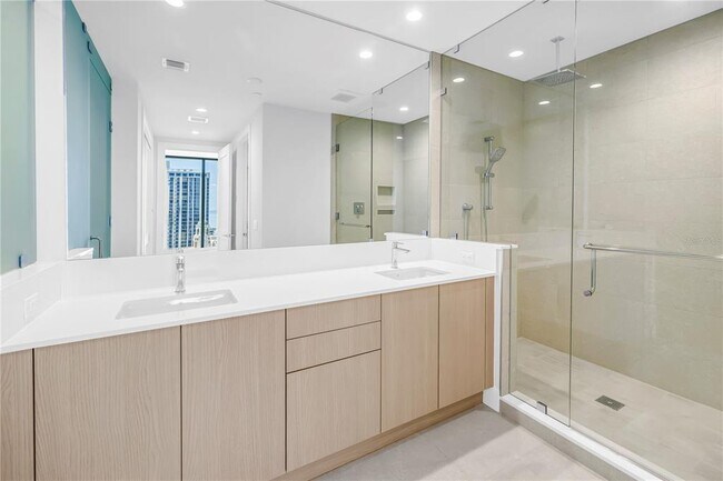 Building Photo - 275 1st Ave S