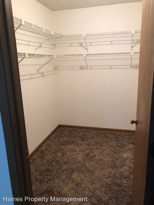 Building Photo - 805 Parkway St