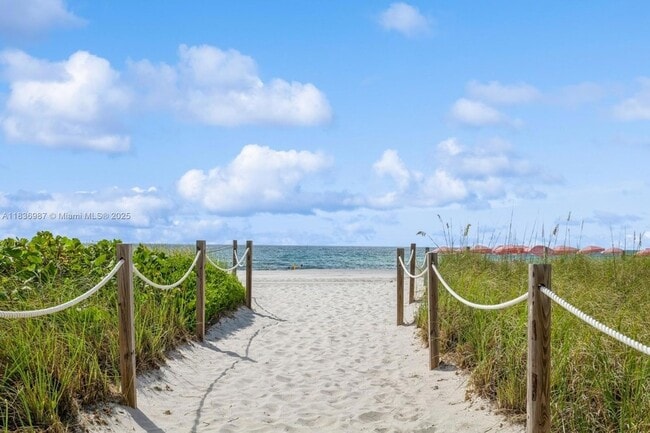 Building Photo - 4925 Collins Ave