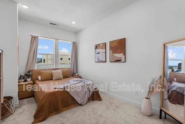 Building Photo - 27466 Mercantile Ct