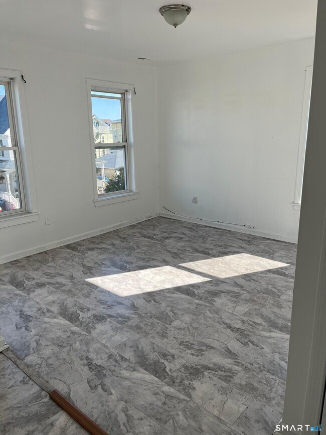 Building Photo - 40 Jane St