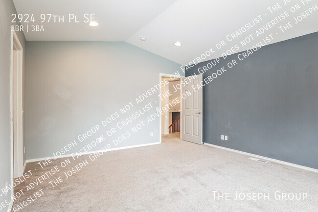 Building Photo - 2924 97th Pl SE