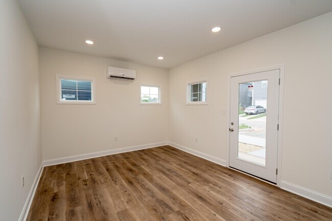 Building Photo - 109 Spring Meadow Path