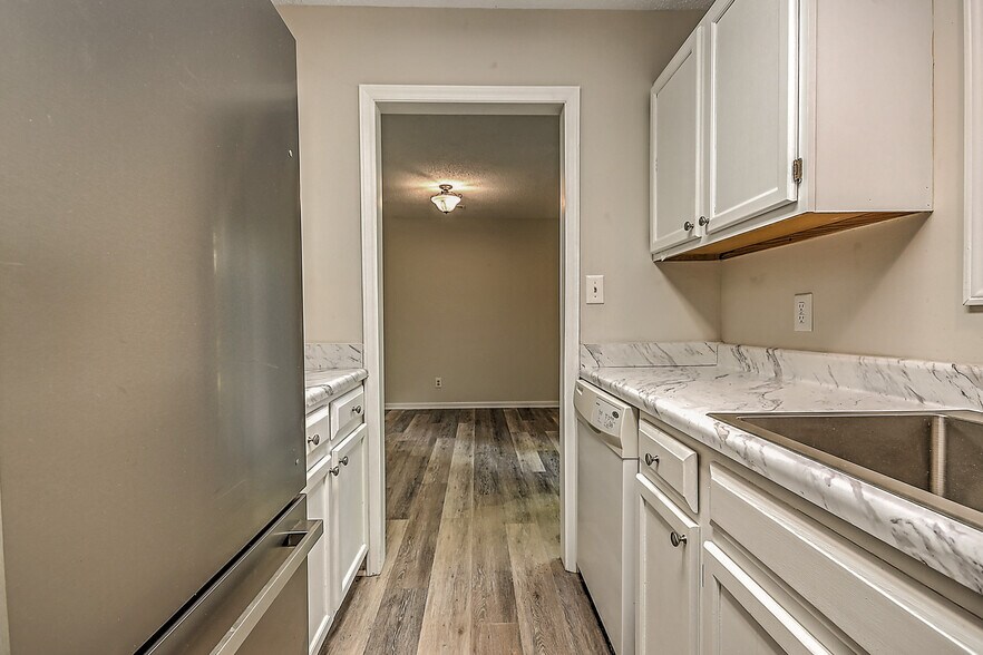 Building Photo - 208 Dean St