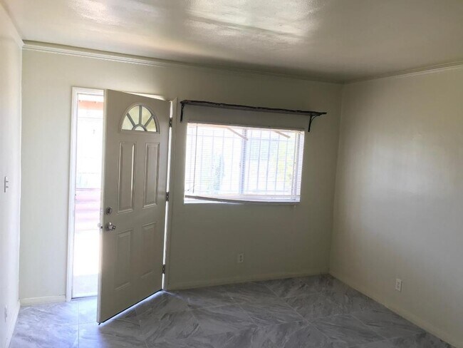 Building Photo - 1059 W 253rd St