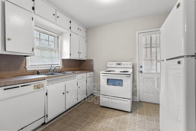 Building Photo - 312 Boiling Springs Dr