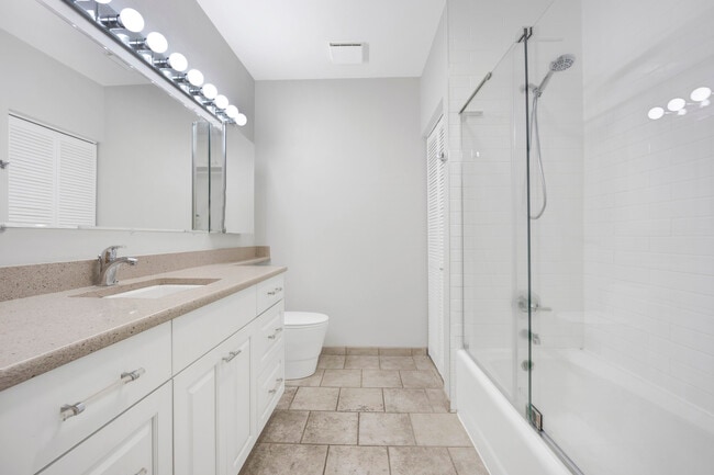 Building Photo - 711 S Ashland Ave