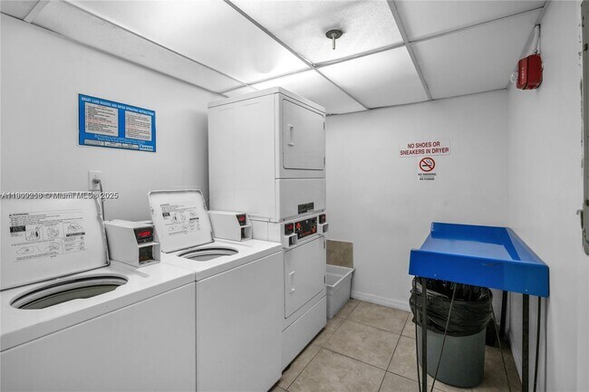 Building Photo - 10700 SW 108th Ave