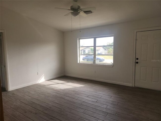 Building Photo - 1140 Queen Rd