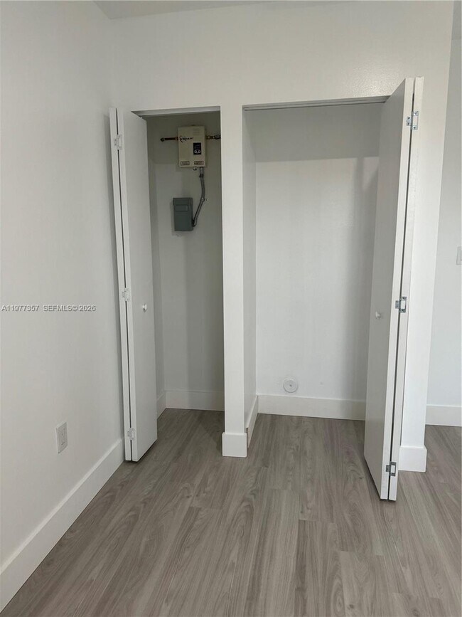 Building Photo - 526 NW 6th St