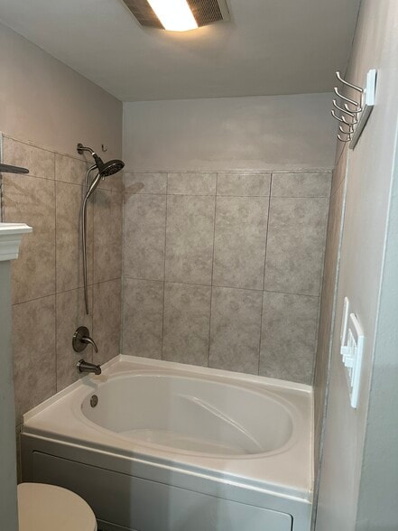Building Photo - 5131 Butter Creek Ln