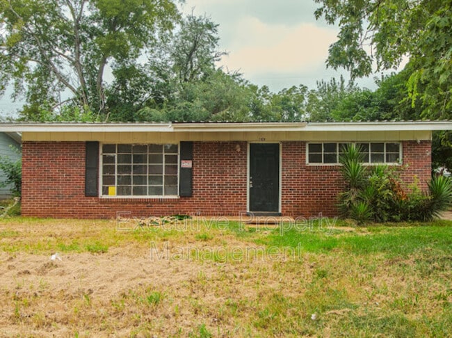 Primary Photo - 1628 Collier Dr