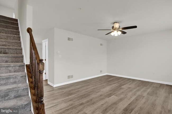 Building Photo - 10-30 Millrace Ct