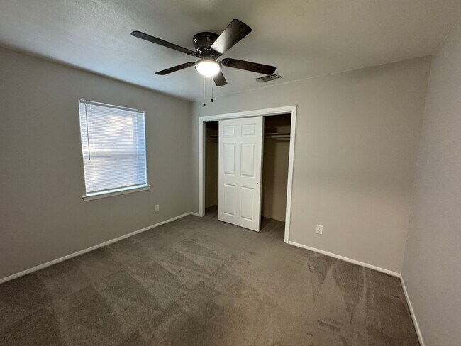 Building Photo - Welcome Home to Peace, Space & Comfort