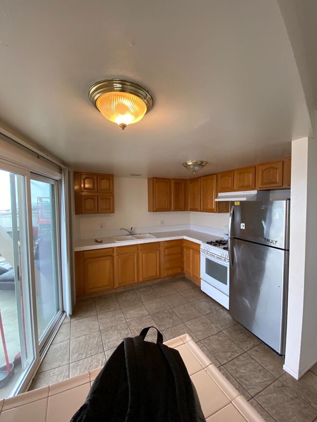 Building Photo - 6681 Del Playa Dr