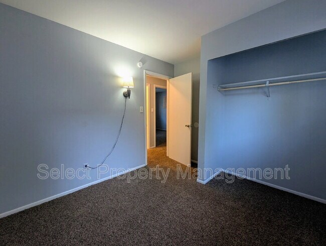 Building Photo - 5425 Webster St