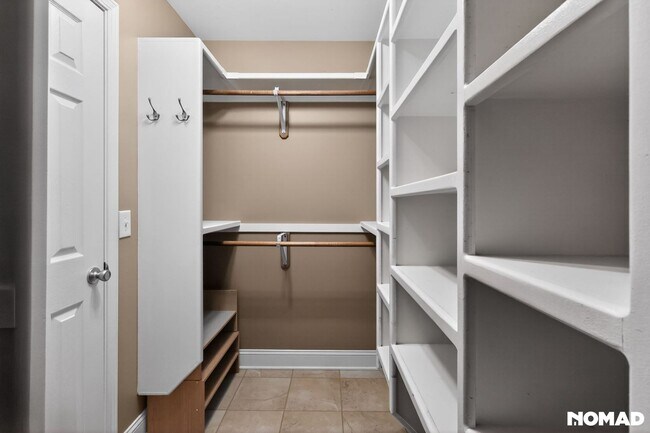 Building Photo - Charming Cary Home on Quiet Cul-de-Sac Move-In Ready!