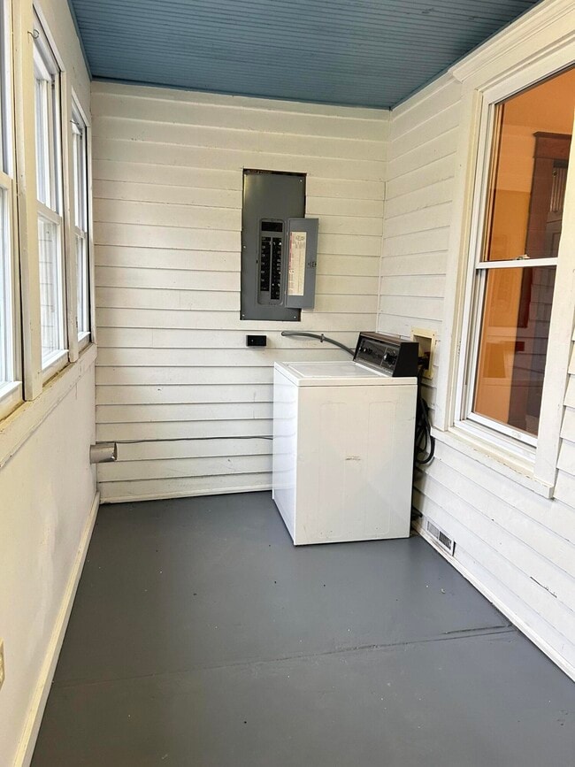 Building Photo - 9950 Prairie Lick Rd