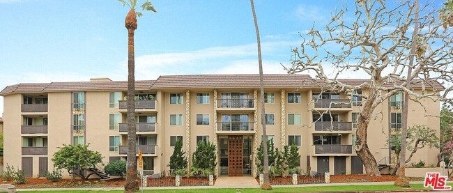 Primary Photo - 809 S Bundy Dr