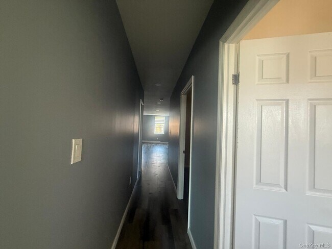 Building Photo - 181 Hale Ave