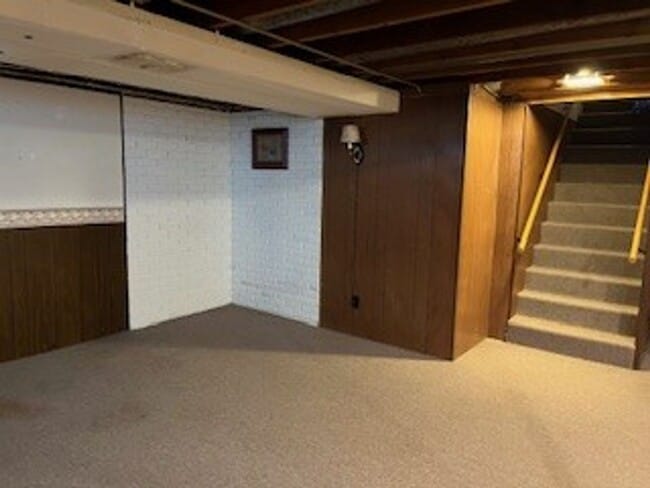 Building Photo - Charming 3 Bedroom, 1.5 Bath Home on the South Side of Kenosha