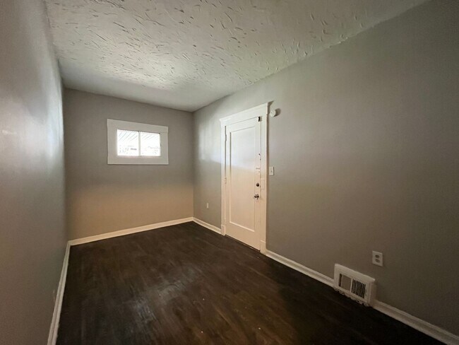 Building Photo - 3889 W.33rd